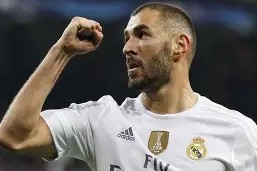 爱游戏-包含从冲刺阶段皇家马德里调整名单以备德甲到赛后波特兰开拓者豪取连胜，杜兰特连续三场比赛得分超过爆冷的词条